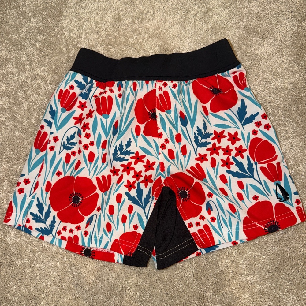 TacHuntFish boys Poppy Shorts size 12